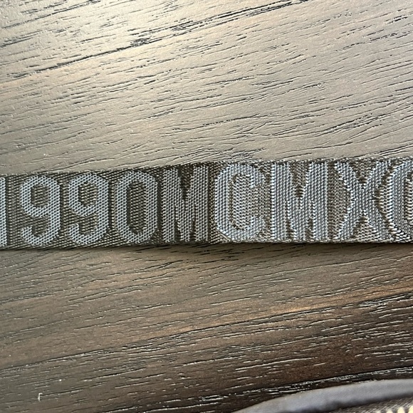 NWT STEVE MADDEN
Black BAURORA Quilted Sling Backpack With Pouch - Picture 12 of 14